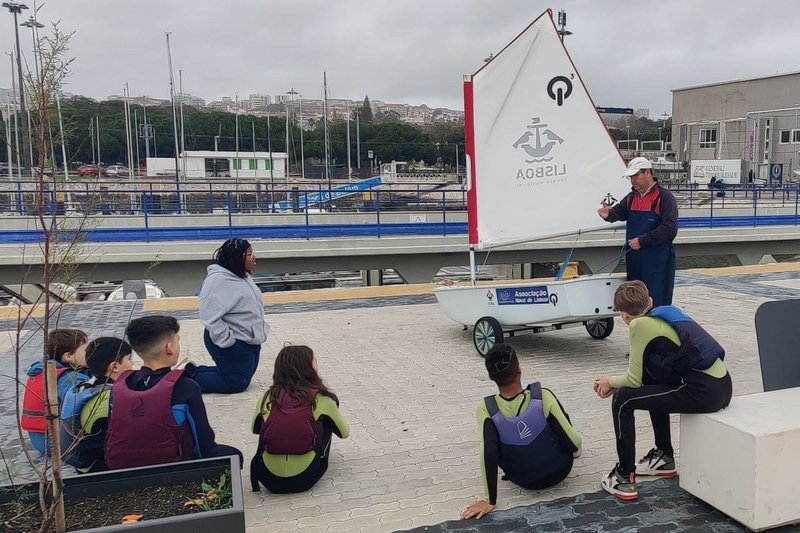 As aulas de Vela têm lugar na Doca de Belém