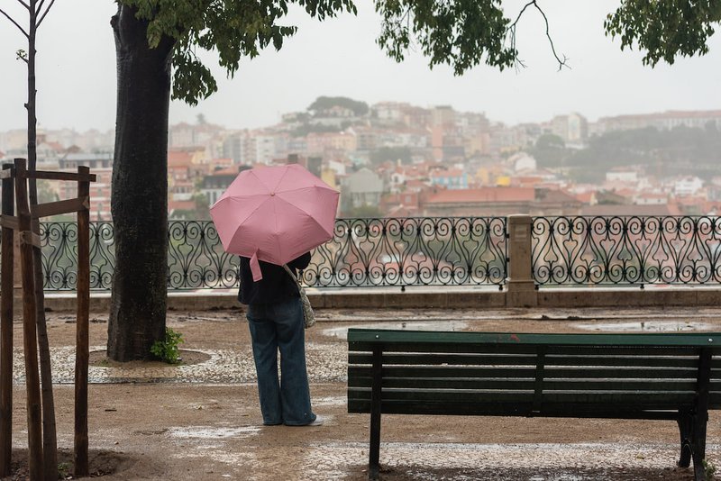 Aviso amarelo de chuva, trovoada e granizo para Lisboa